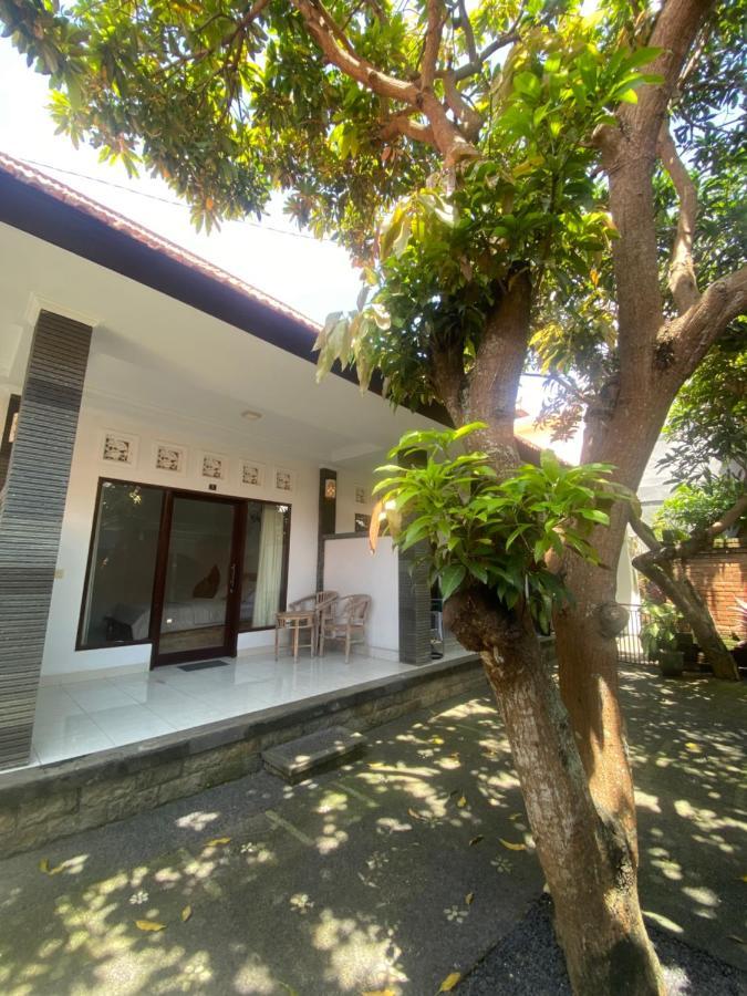 Nita Guest House Bali Canggu Esterno foto