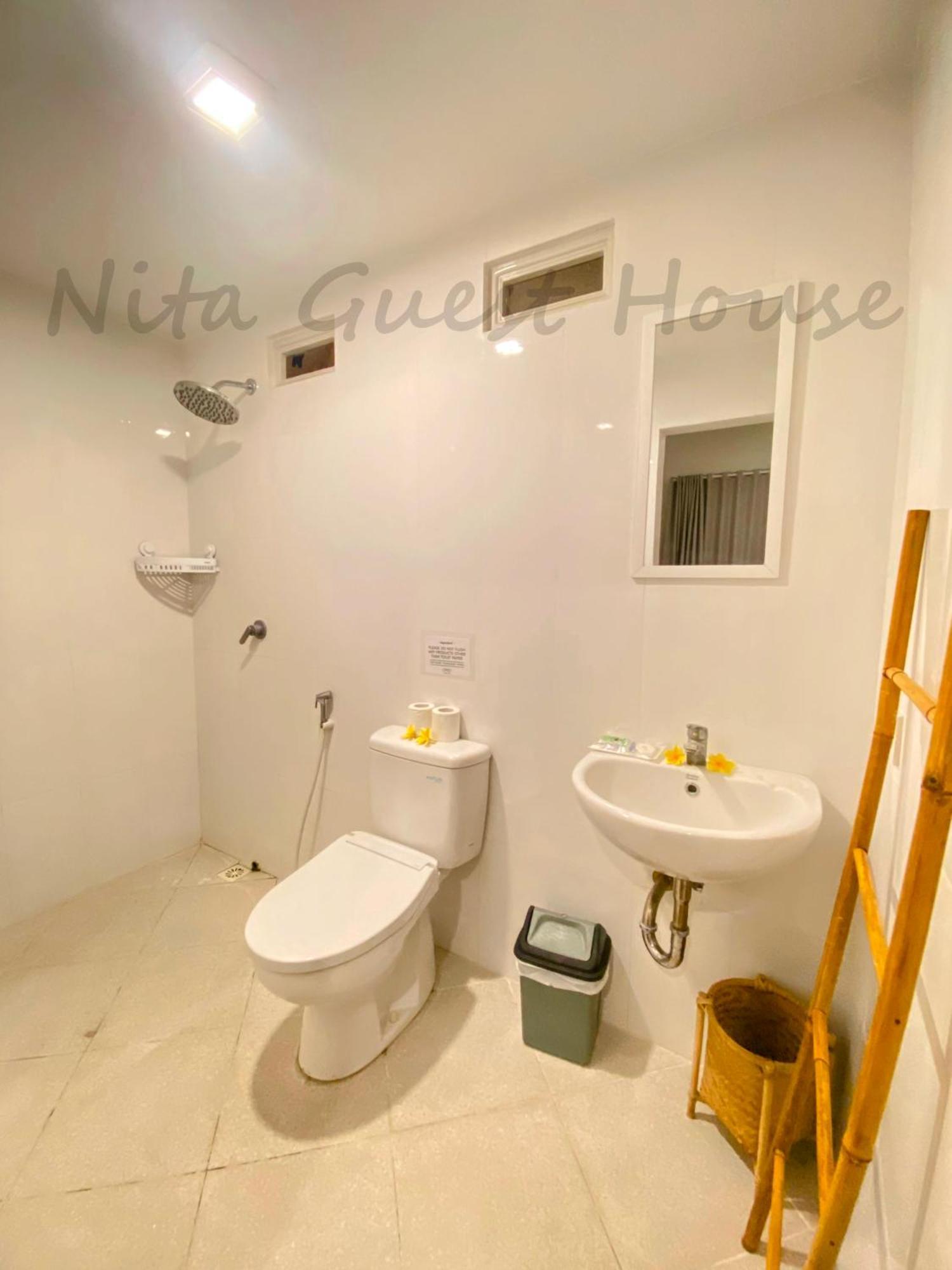 Nita Guest House Bali Canggu Esterno foto