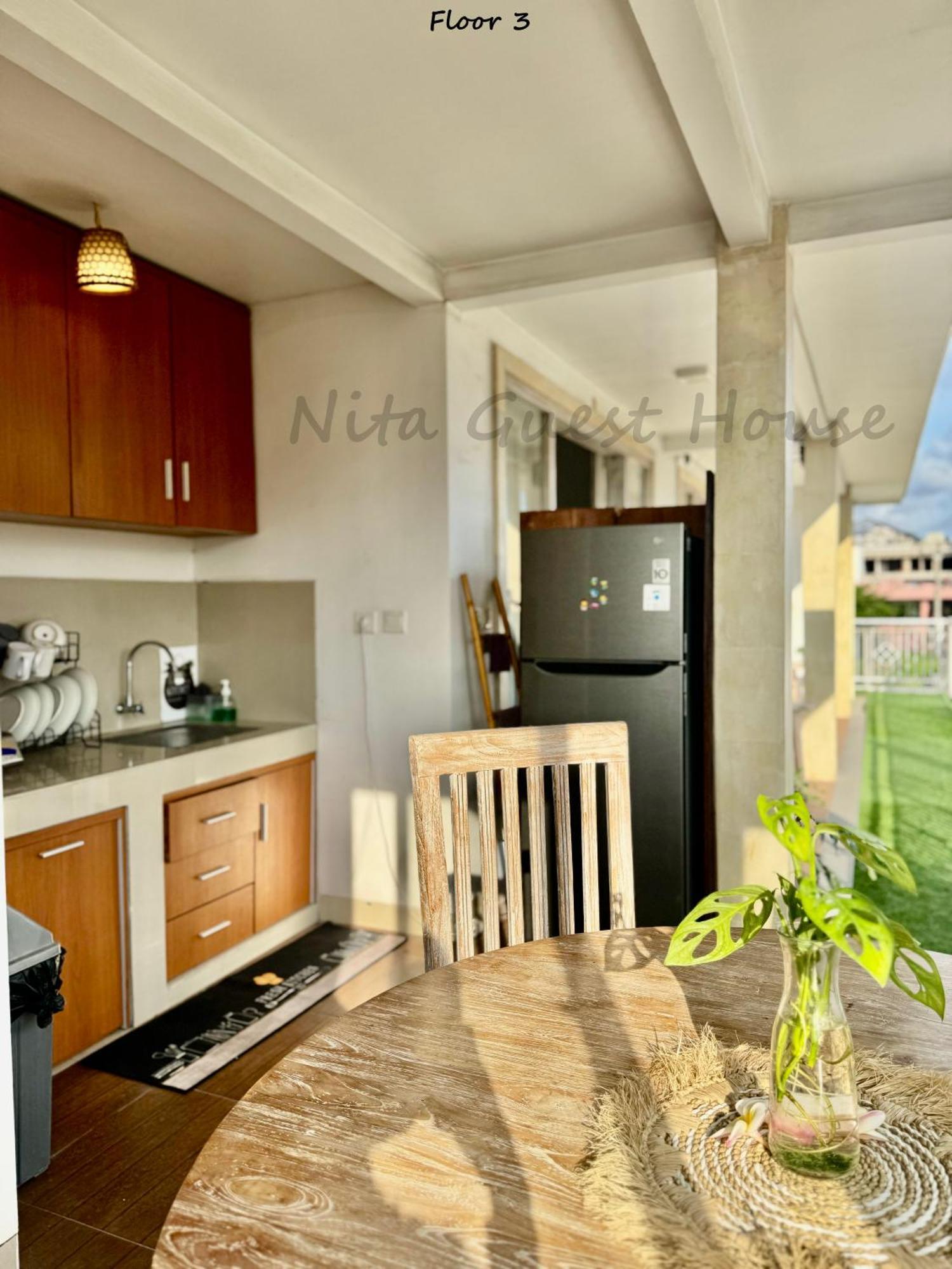 Nita Guest House Bali Canggu Esterno foto