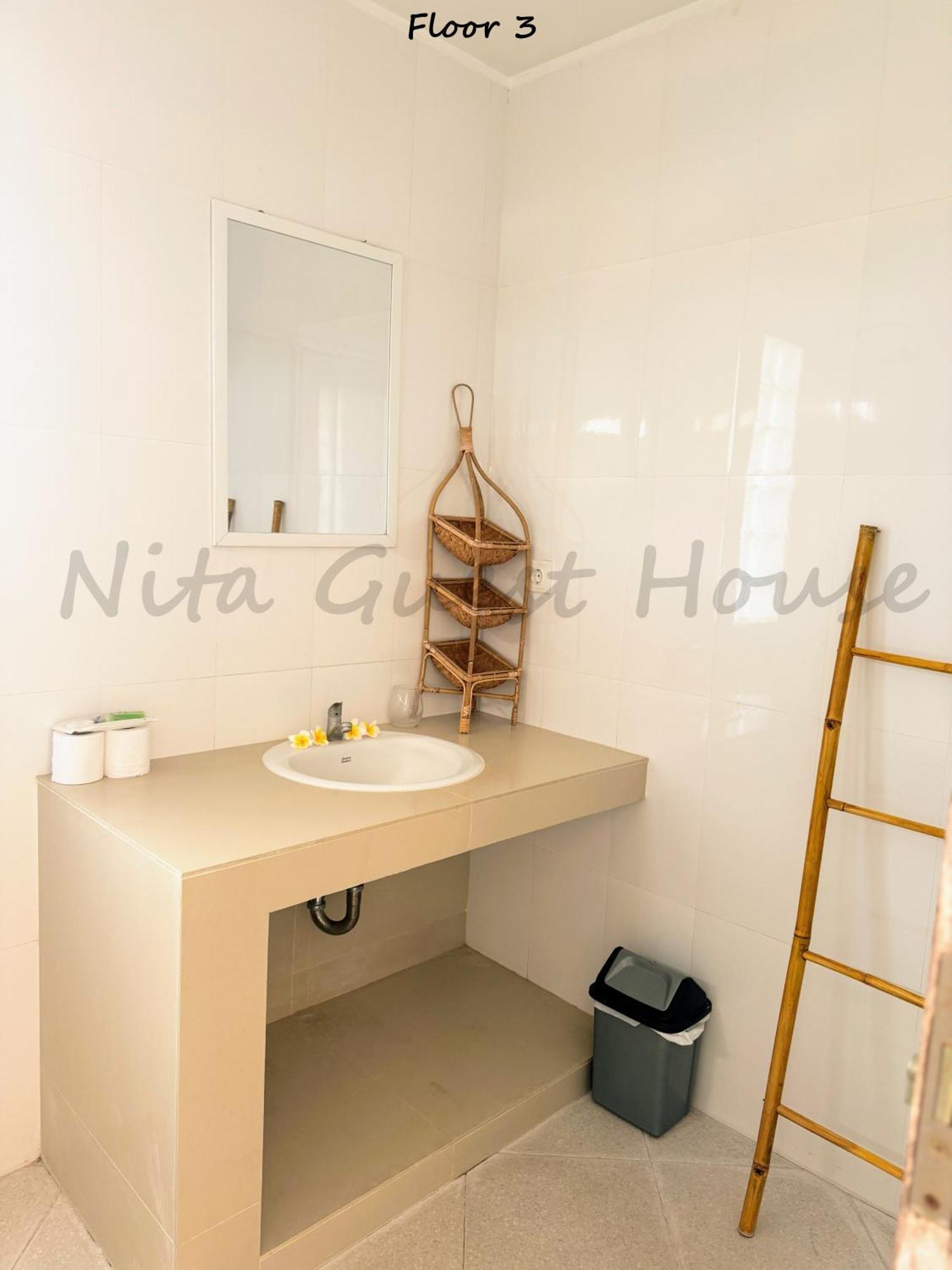 Nita Guest House Bali Canggu Esterno foto